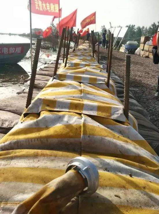 折疊堵水墻實(shí)施過程都有哪些步驟？