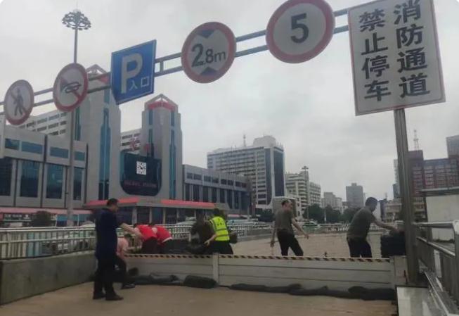 鄭州市國(guó)動(dòng)辦（市人防辦）組織開展人防工程防汛實(shí)戰(zhàn)演練